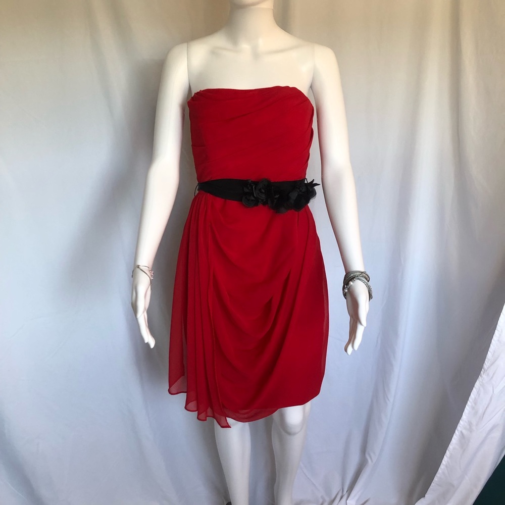 White by Vera Wang 4 red w black floral belt NWOT - Picture 2 of 10